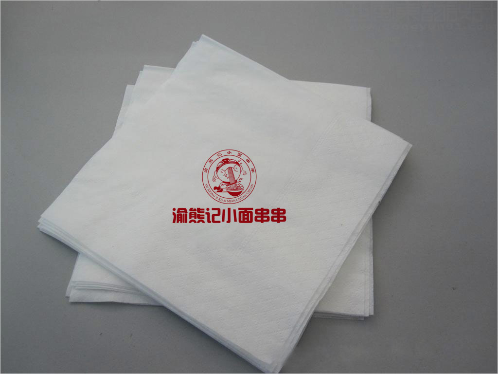 渝熊记小面串串logo设计之餐巾纸设计