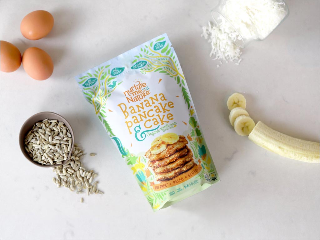 Nurture Me Nature香蕉烤饼烘焙食品包装袋设计是实物照片
