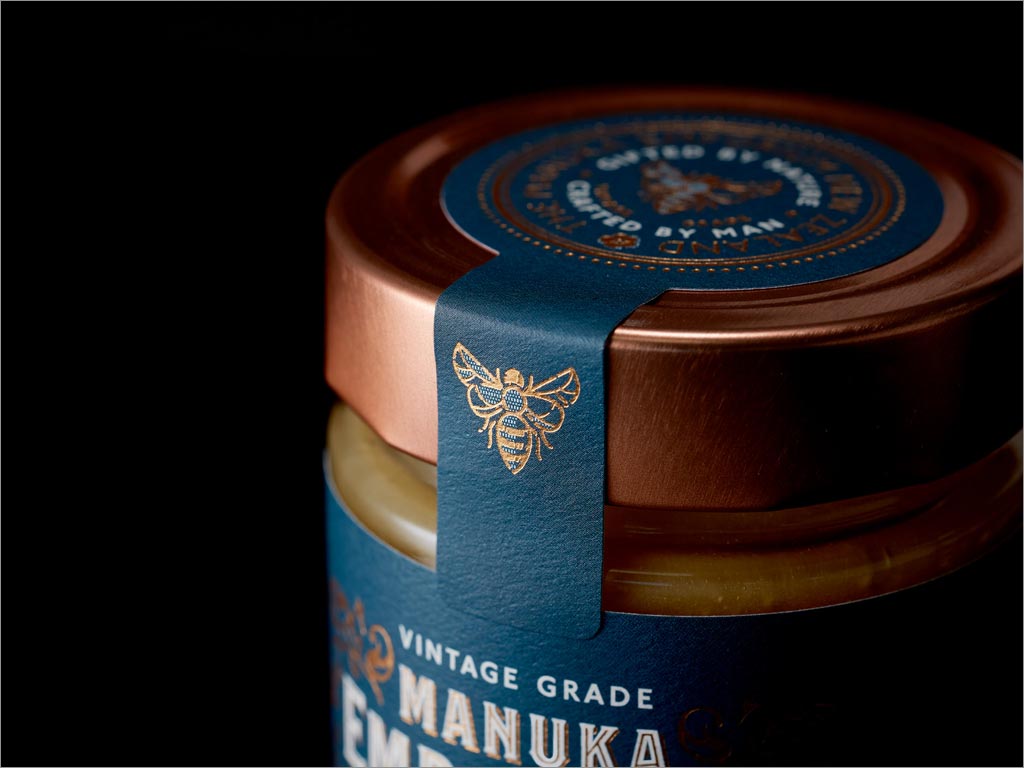 新西兰Manuka蜂蜜包装设计之瓶标局部特写