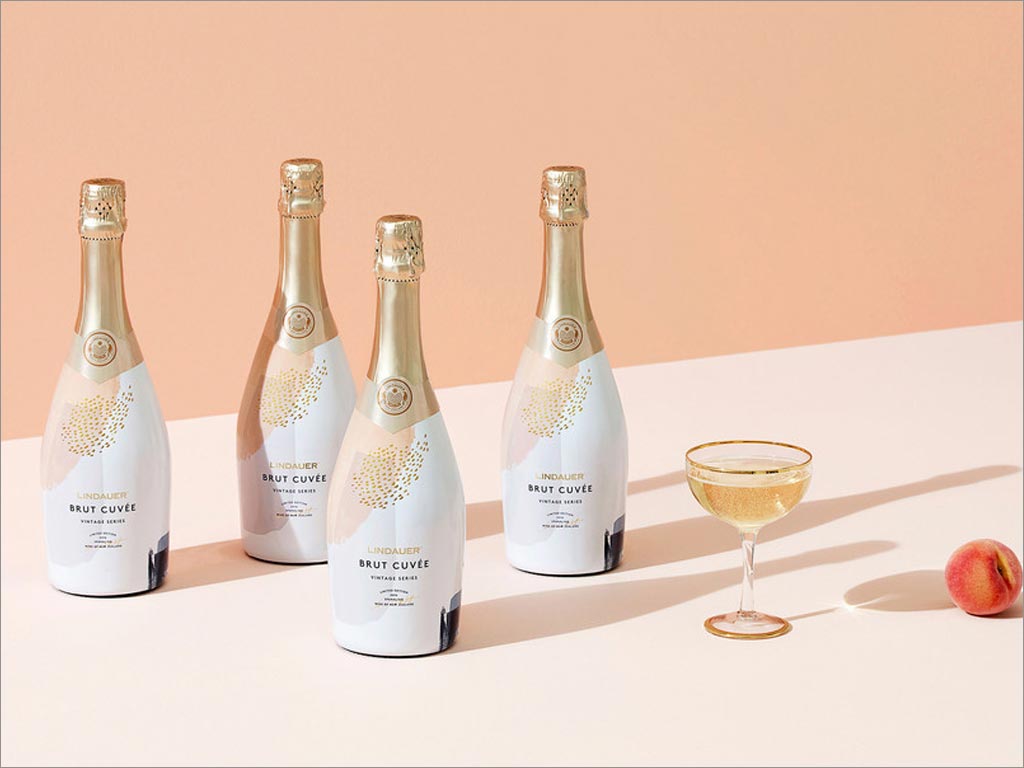 新西兰Lindauer BrutCuvée起泡果酒包装设计实物照片