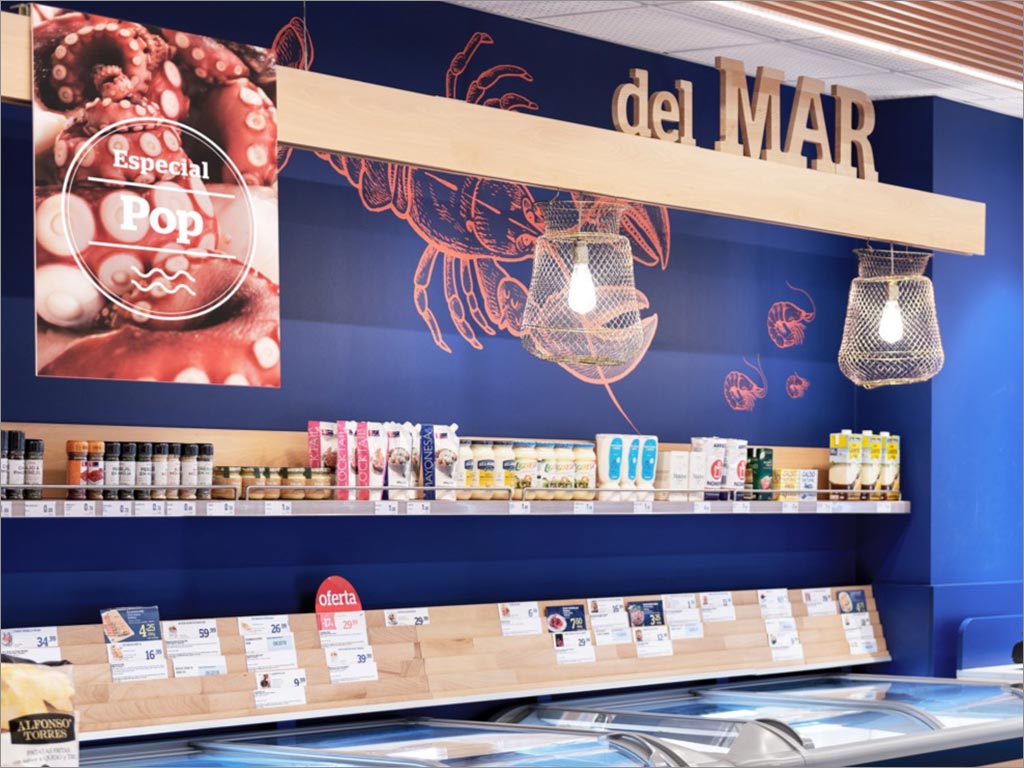 西班牙La Sirena冷冻食品店面环境设计之店内墙壁招贴画设计