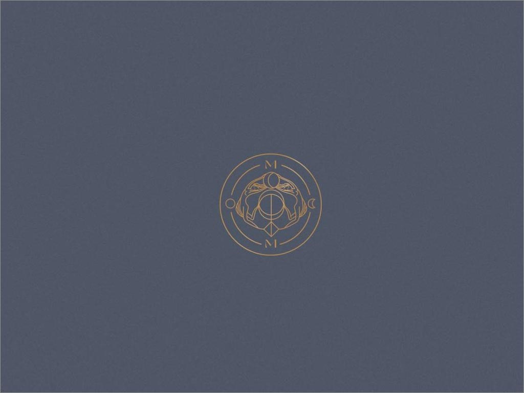 Milk Moon糖浆保健品logo图形设计