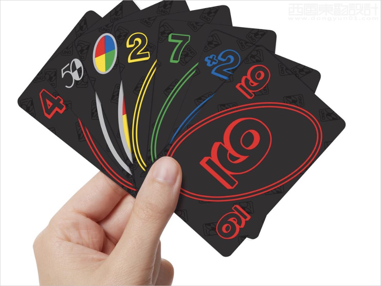 9. UNO Premium 50周年纪念版配对扑克纸牌游戏玩具包装设计